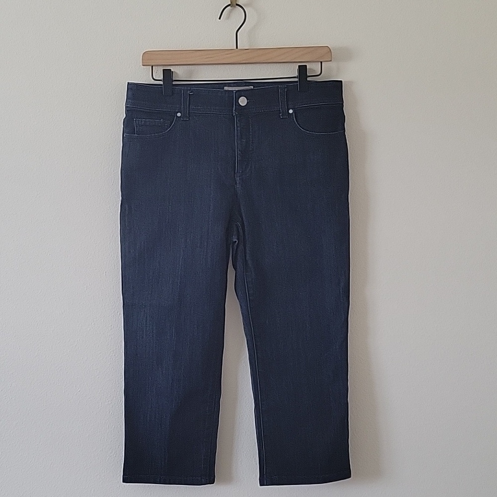 Chico's Dark‎ Wash Fabulously Slimming Capri Jeans Size 4